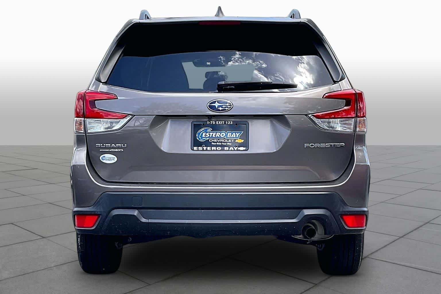 Used 2023 Brilliant Bronze Metallic Subaru Premium image 5