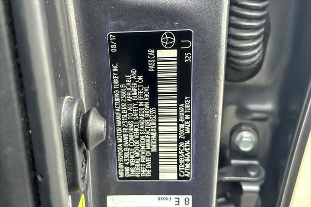 Certified Used 2018 Magnetic Gray Metallic Toyota XLE Premium image 27