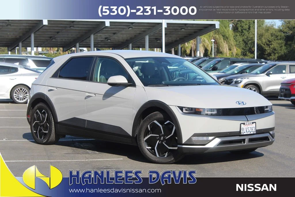 Used 2024 Gray Hyundai SEL image 1