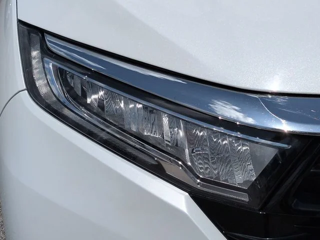 Certified Used 2023 Platinum White Honda Elite image 10