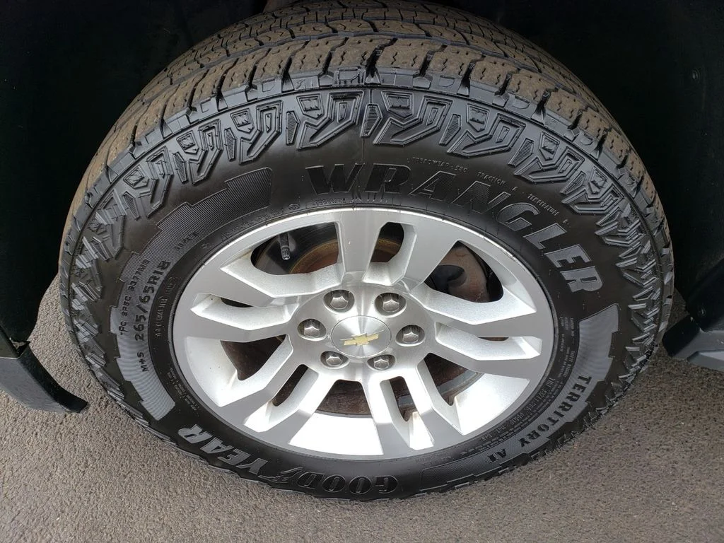 Used 2018 Black Chevrolet LS image 9