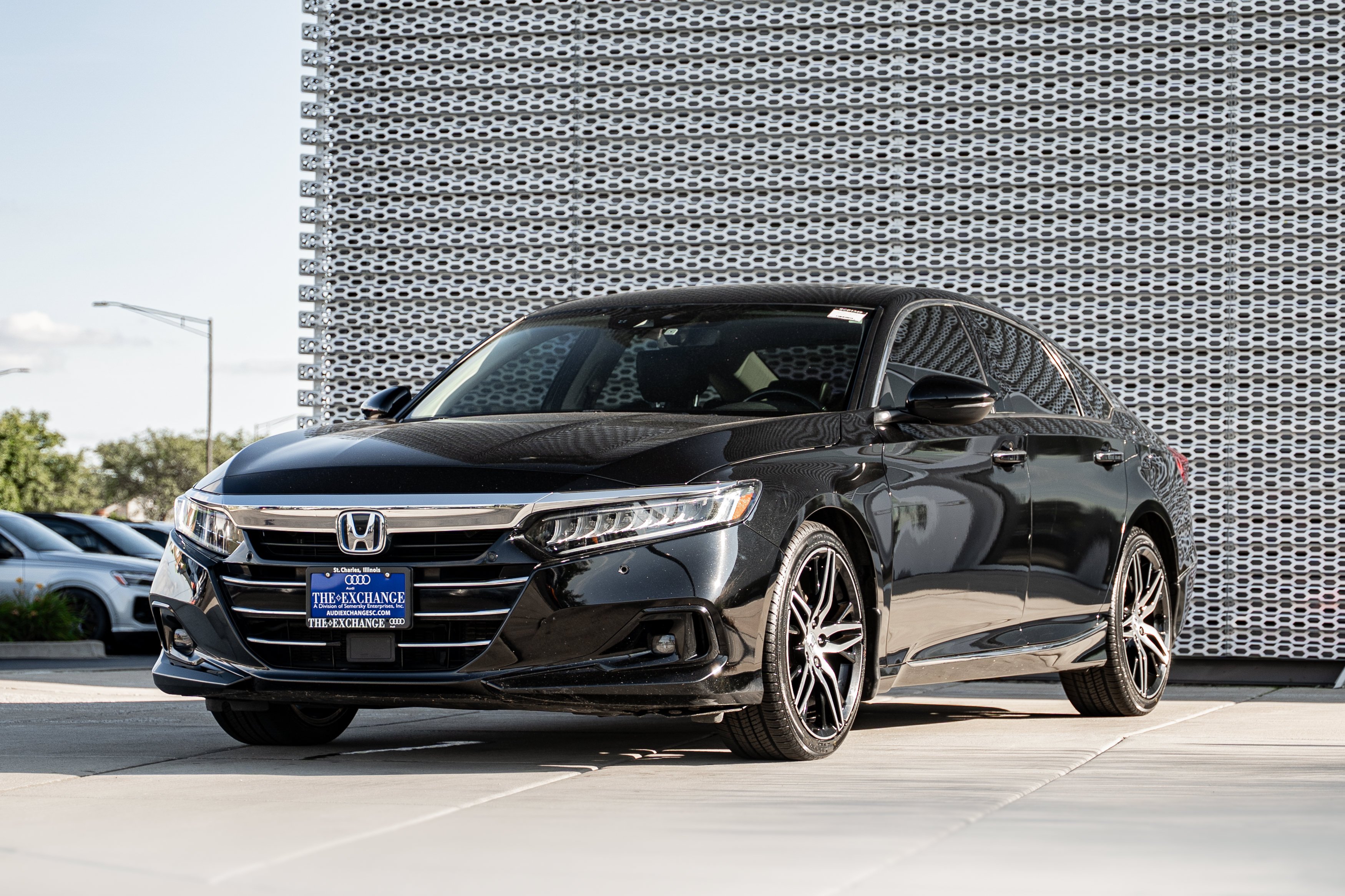 Used 2022 Crystal Black Pearl Honda Touring image 6