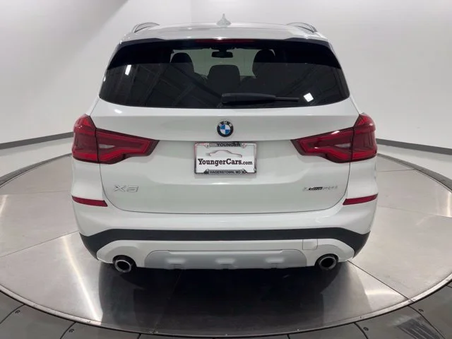 Used 2018 White BMW xDrive30i image 4