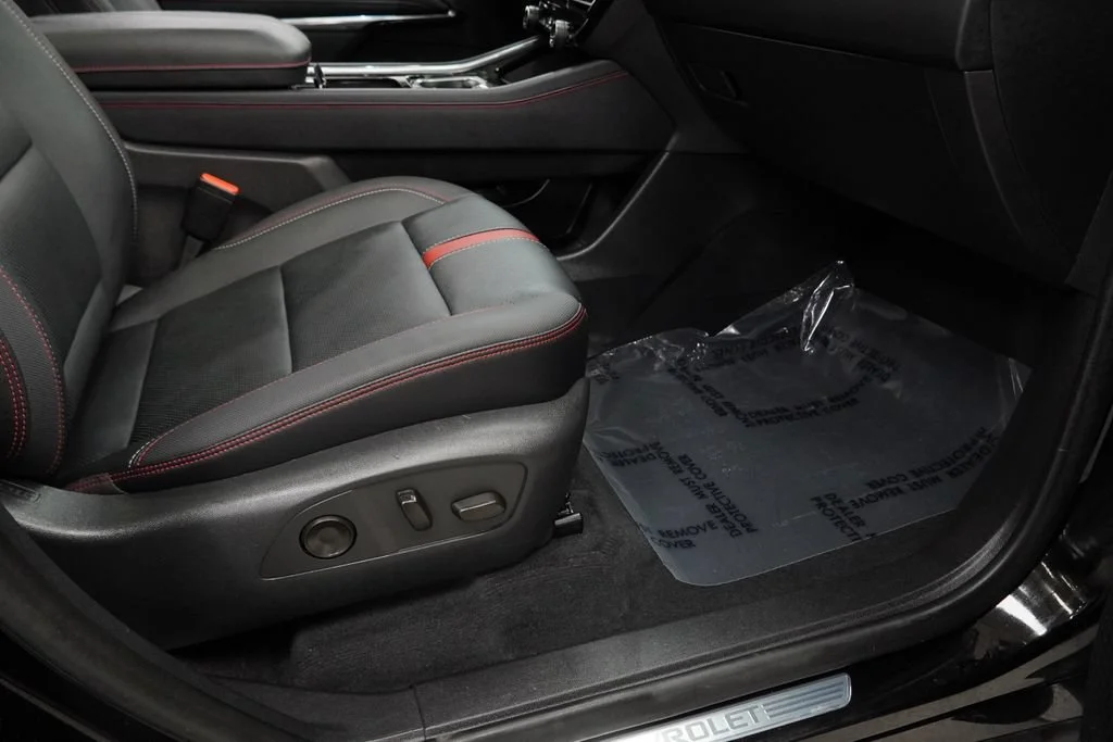 Used 2024 Mosaic Black Metallic Chevrolet RS image 34