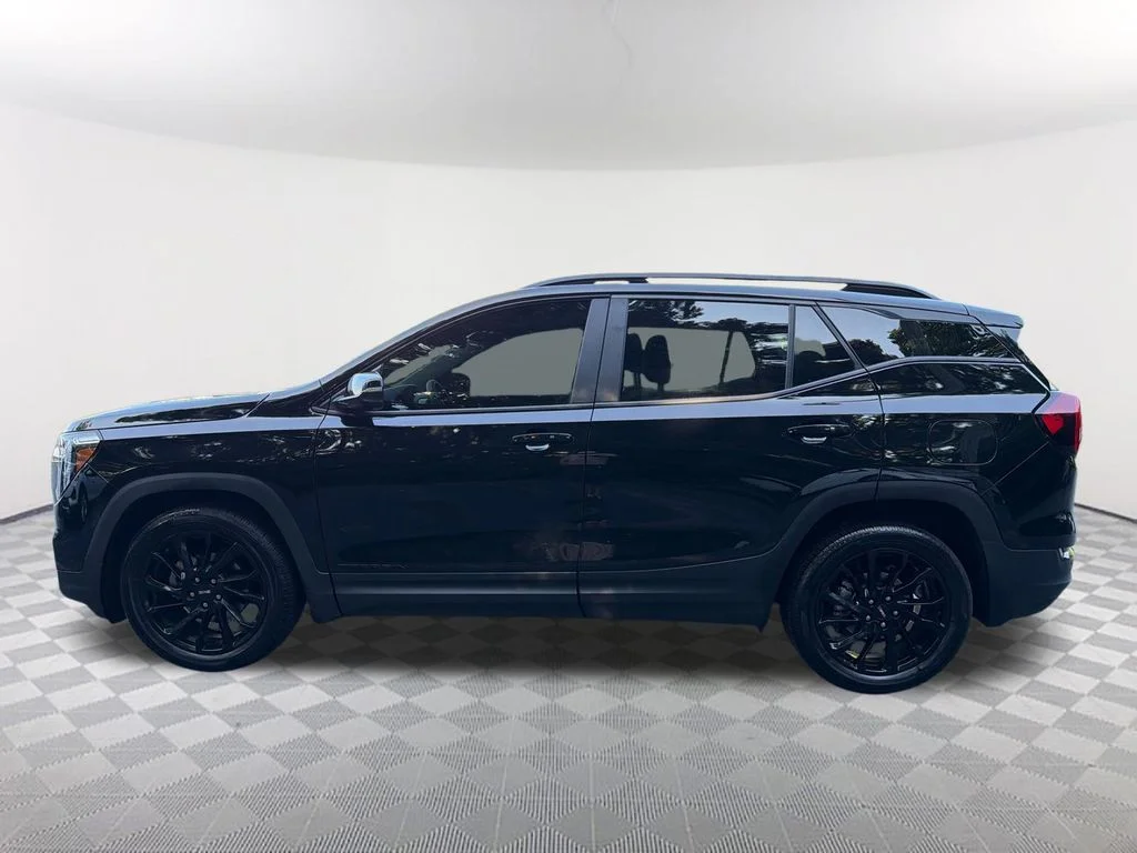 Used 2023 Black GMC SLE image 8