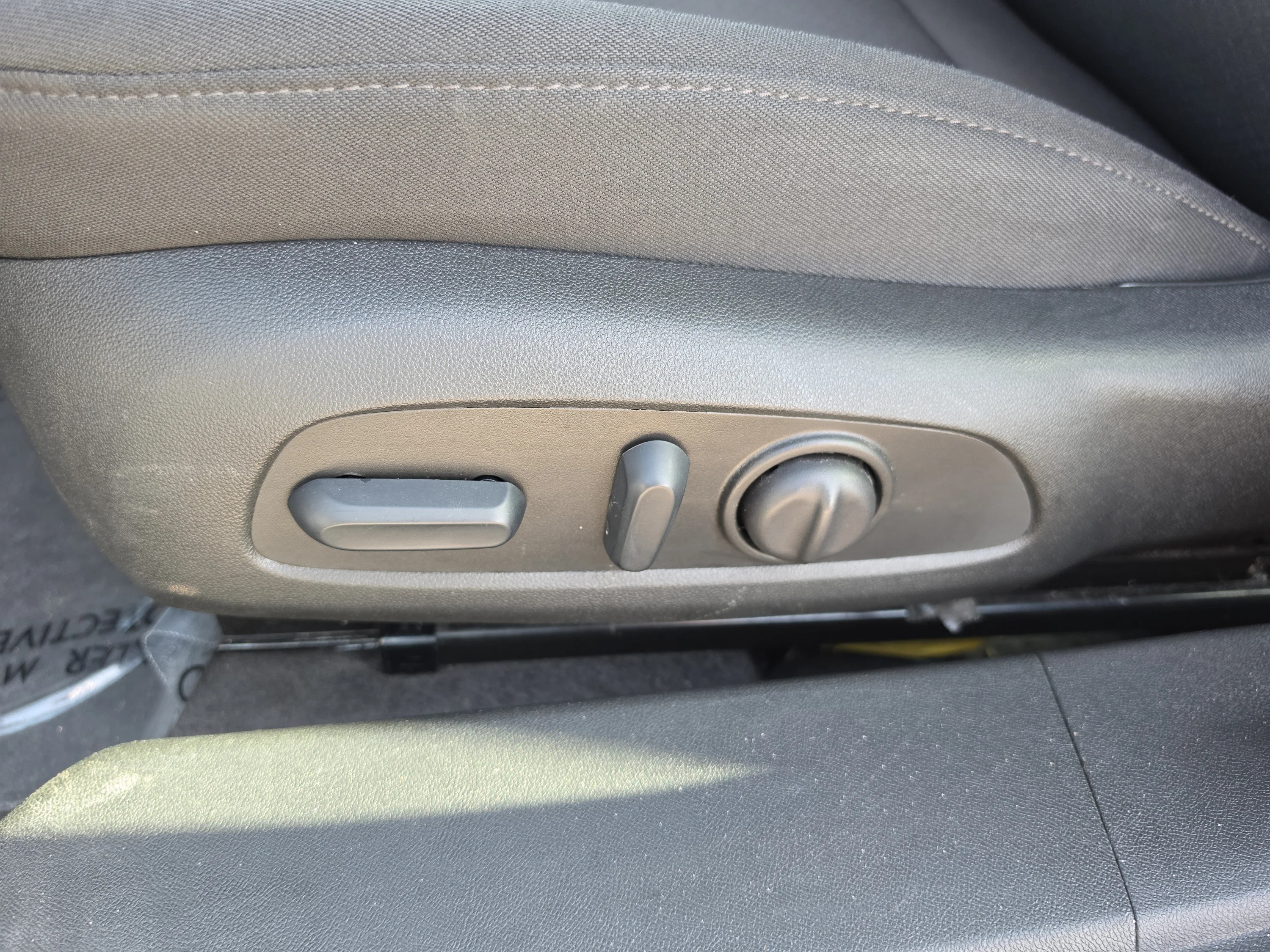 Used 2025 Lakeshore Blue Metallic Chevrolet LT image 24