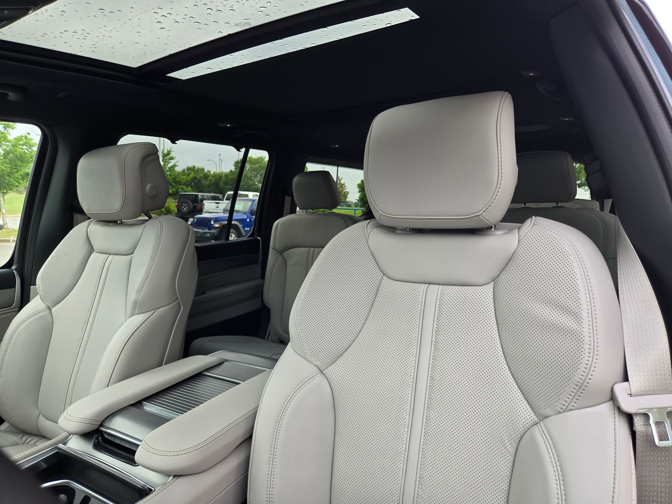 New 2026 Steel Blue Exterior Paint Jeep Limited Reserve image 23