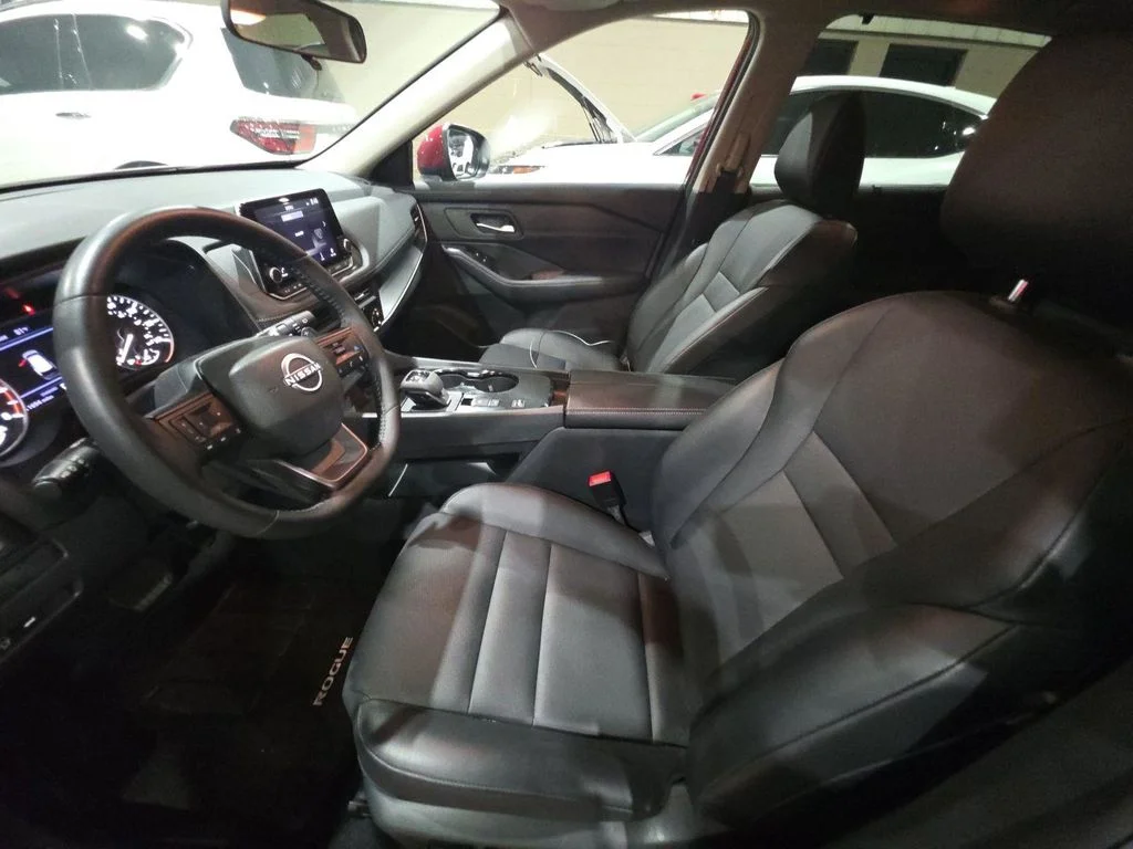 Used 2025 Red Nissan SV image 38