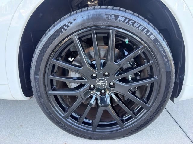 Used 2022 Silk Maserati Modena image 20