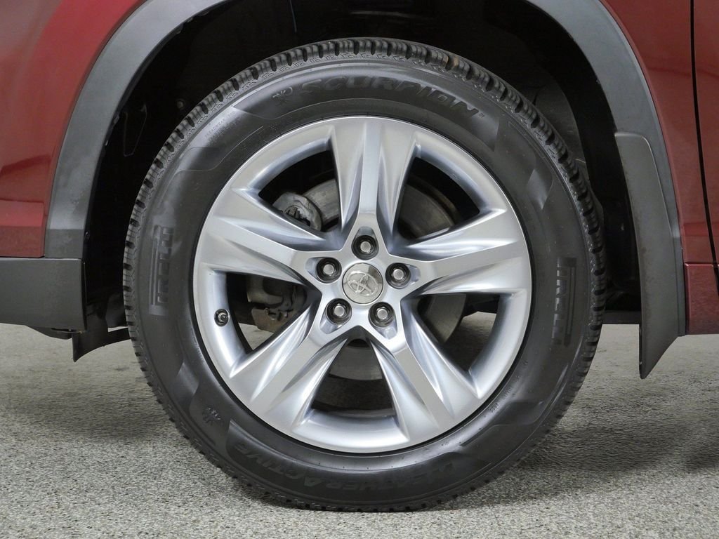 Used 2015 Red Toyota Limited image 17