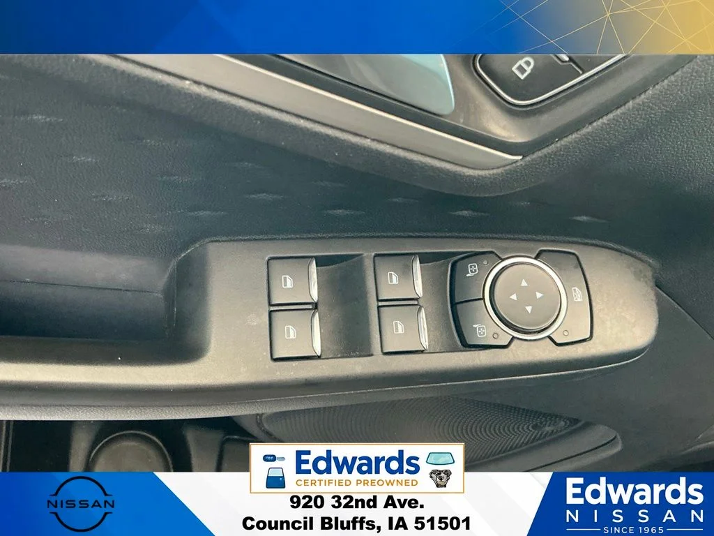 Used 2020 Gold Ford SE image 20