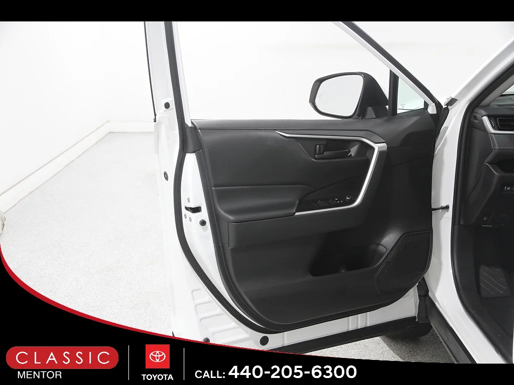 Certified Used 2025 Ice Cap Toyota LE image 4