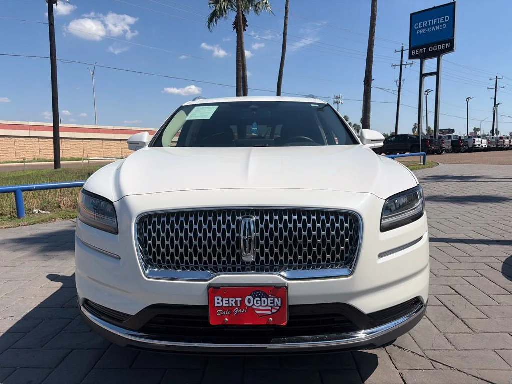 Used 2023 White Lincoln Standard image 2