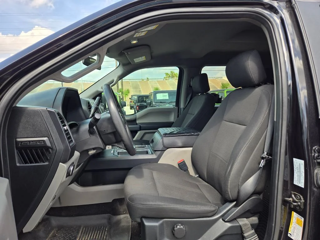 Used 2020 Black Ford XL image 9