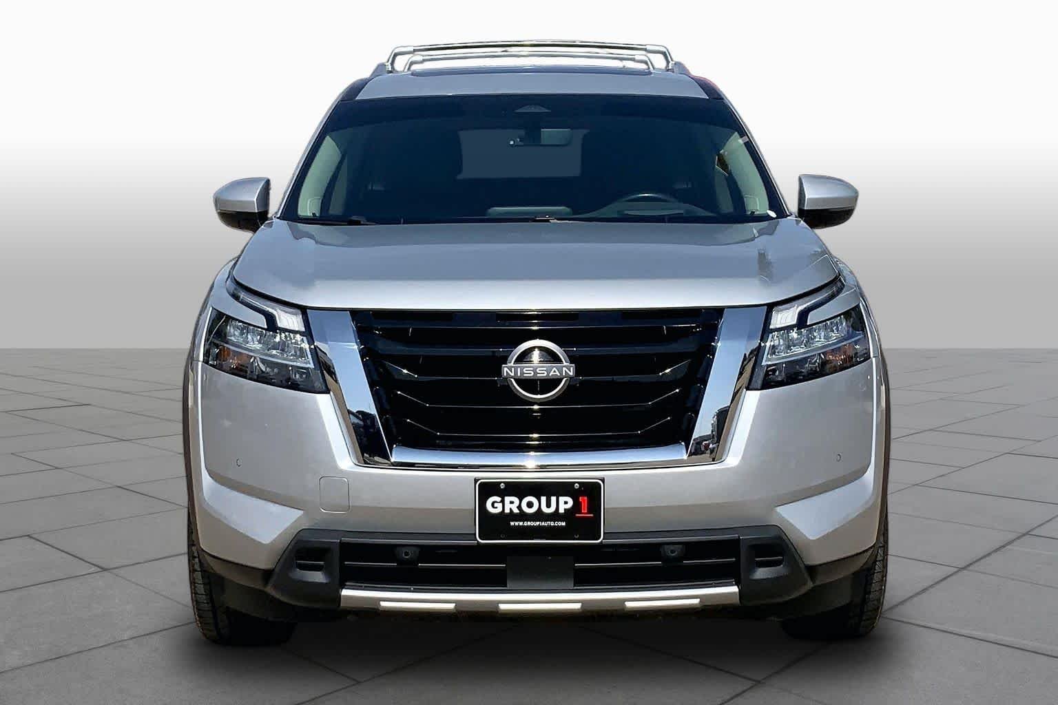 Used 2024 Brilliant Silver Metallic Nissan Platinum image 3