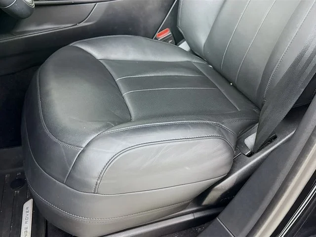 Certified Used 2023 Black Land Rover SE Dynamic image 22