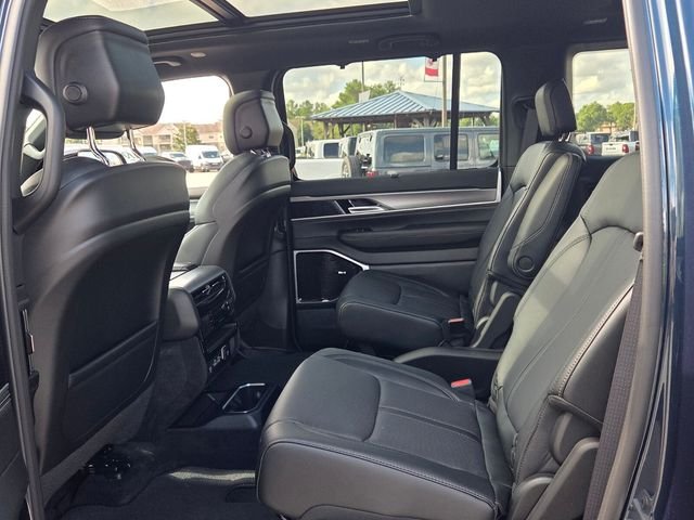New 2026 Fathom Blue Pearlcoat Jeep Limited image 6