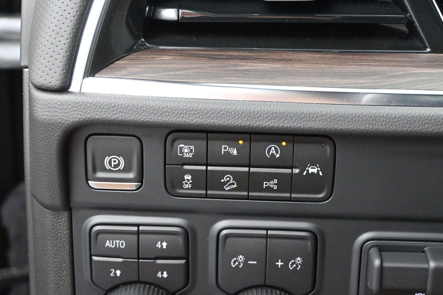 Used 2025 Sterling Gray Metallic Chevrolet Premier image 25
