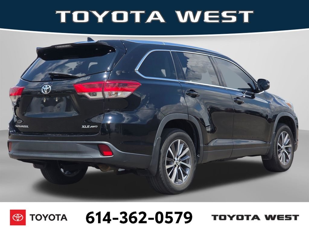 Used 2019 Black Toyota XLE image 8