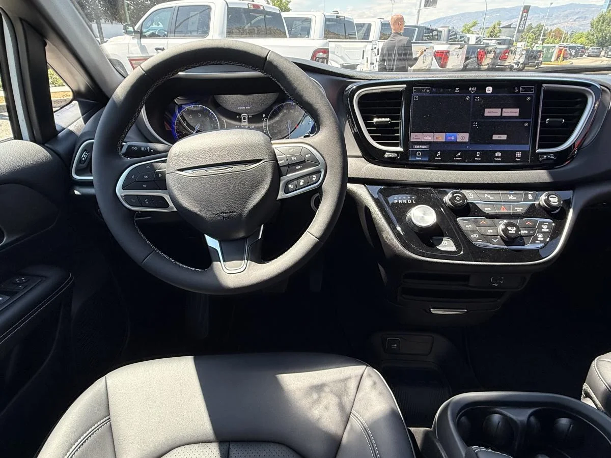 New 2027 White Chrysler SXT image 22