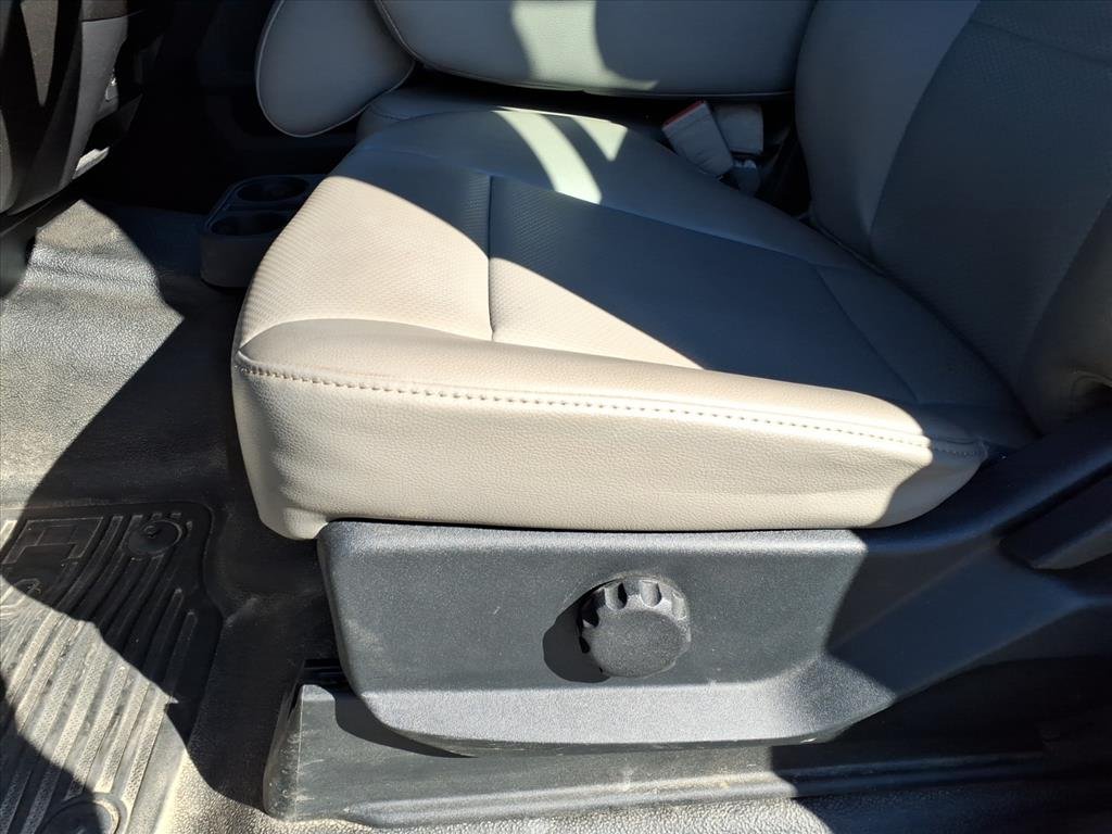 2019 Ford F-450 Super Duty Chassis Cab XL - Photo 19