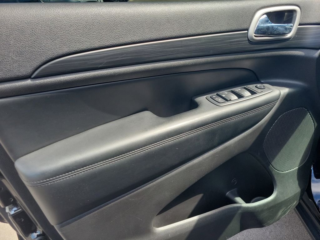 Used 2021 Black Jeep Laredo E image 14