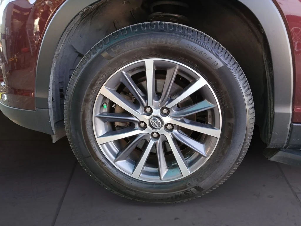 Used 2019 Red Toyota XLE image 9