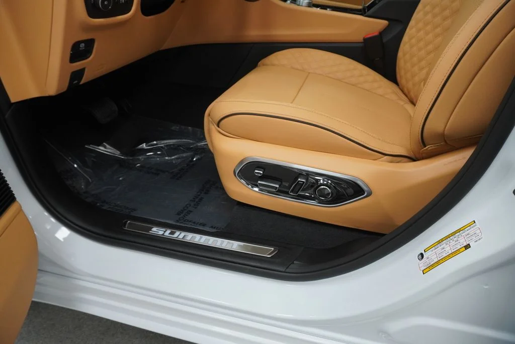 New 2026 Bright White Clear-Coat Exterior Paint Jeep Summit image 30