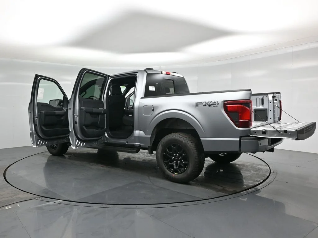 New 2026 Iconic Silver Metallic Ford XLT image 31