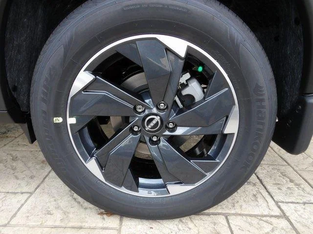 2026 Nissan Rogue SV - Photo 11