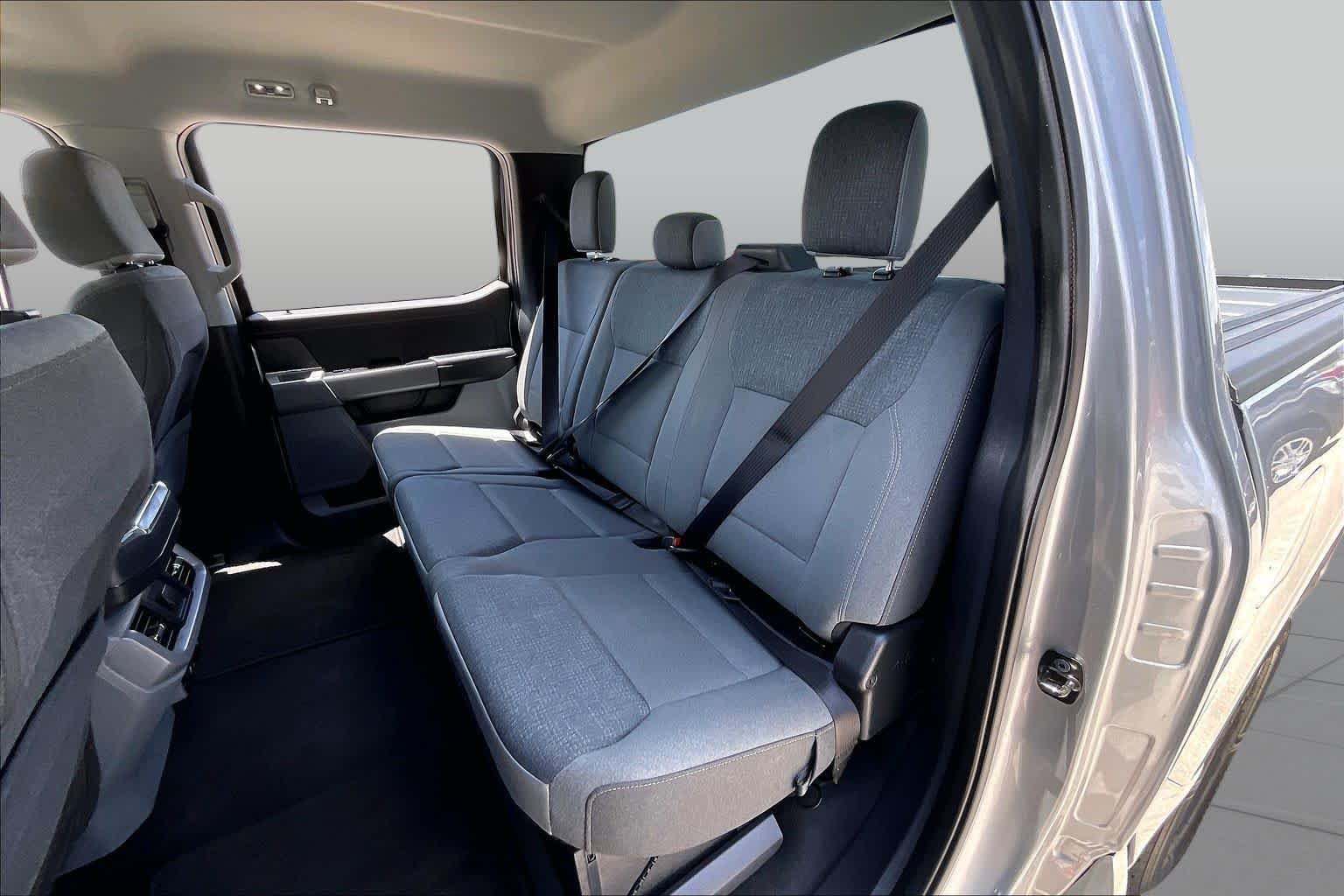 Used 2024 Iconic Silver Ford XLT image 18