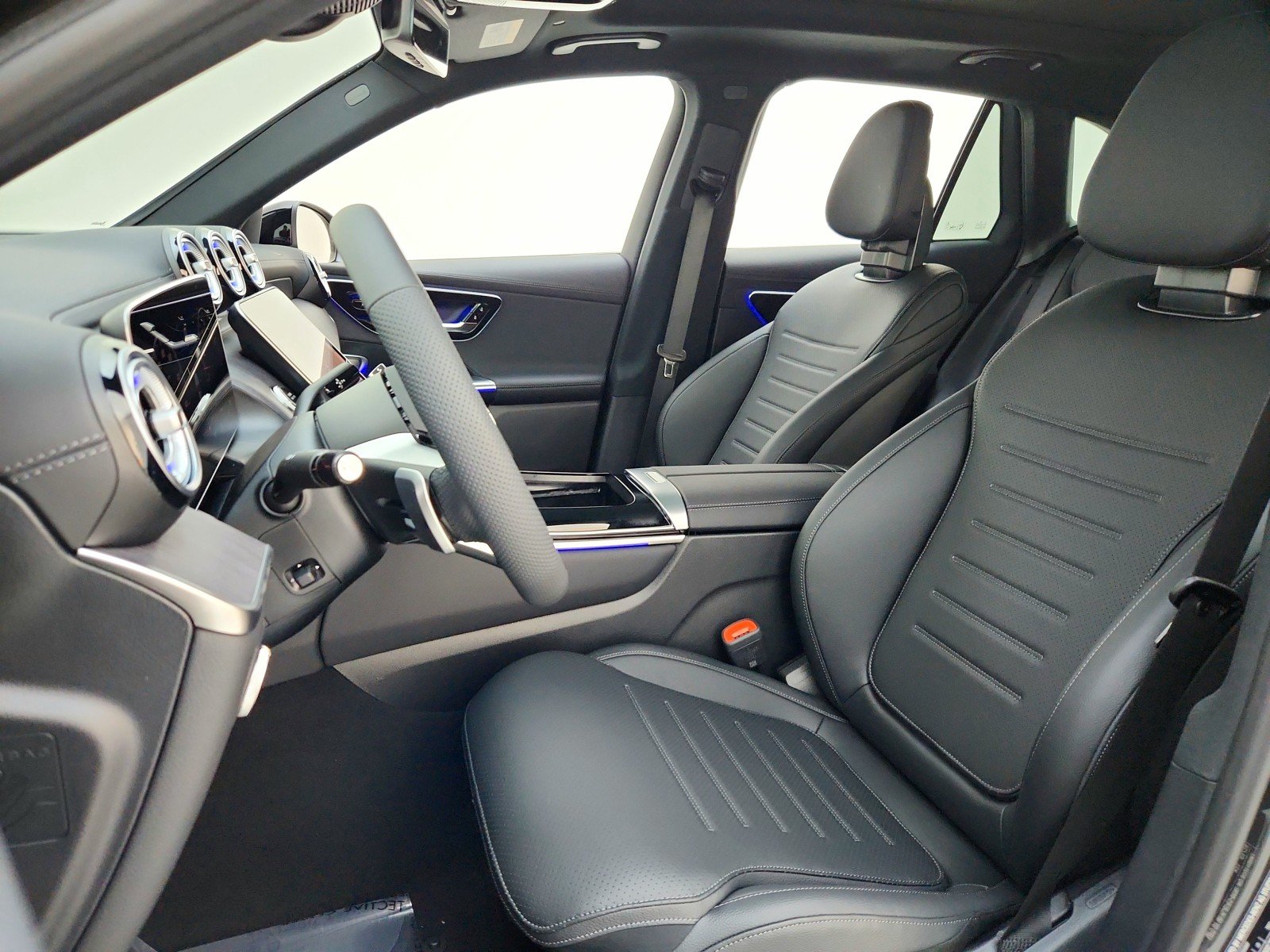 New 2026 Graphite Grey Metallic Mercedes-Benz GLC 300 SUV image 17