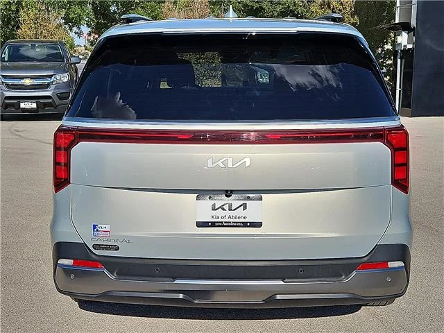 Used 2025 Ivory Silver KIA SX Passenger image 4