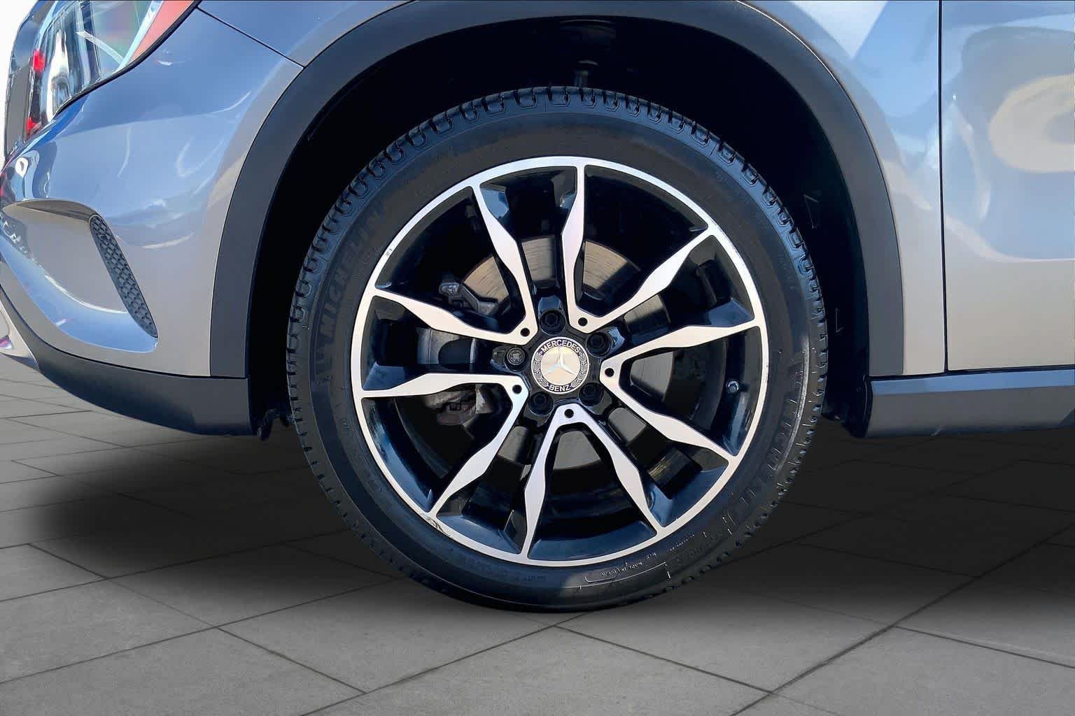 Used 2016 Mountain Gray Metallic Mercedes-Benz GLA 250 image 11