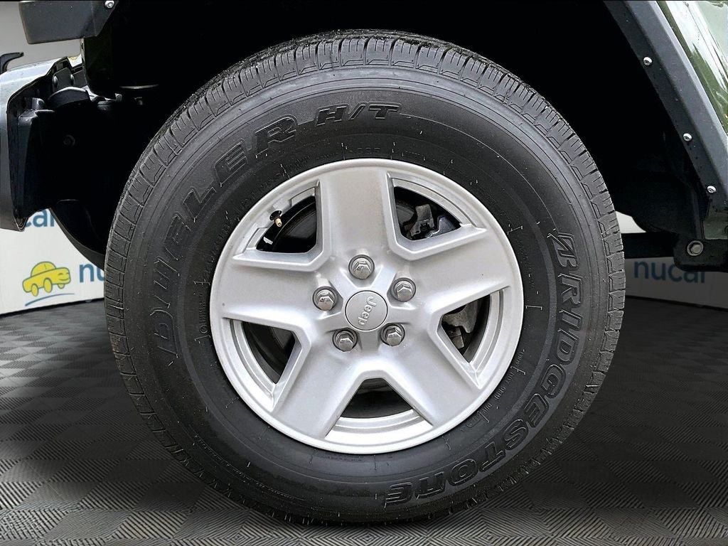 Used 2022 Green Jeep Sport image 30