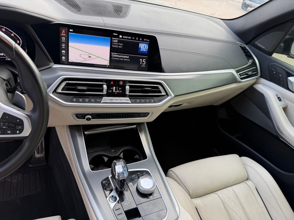 Used 2022 Gray BMW M50i image 23