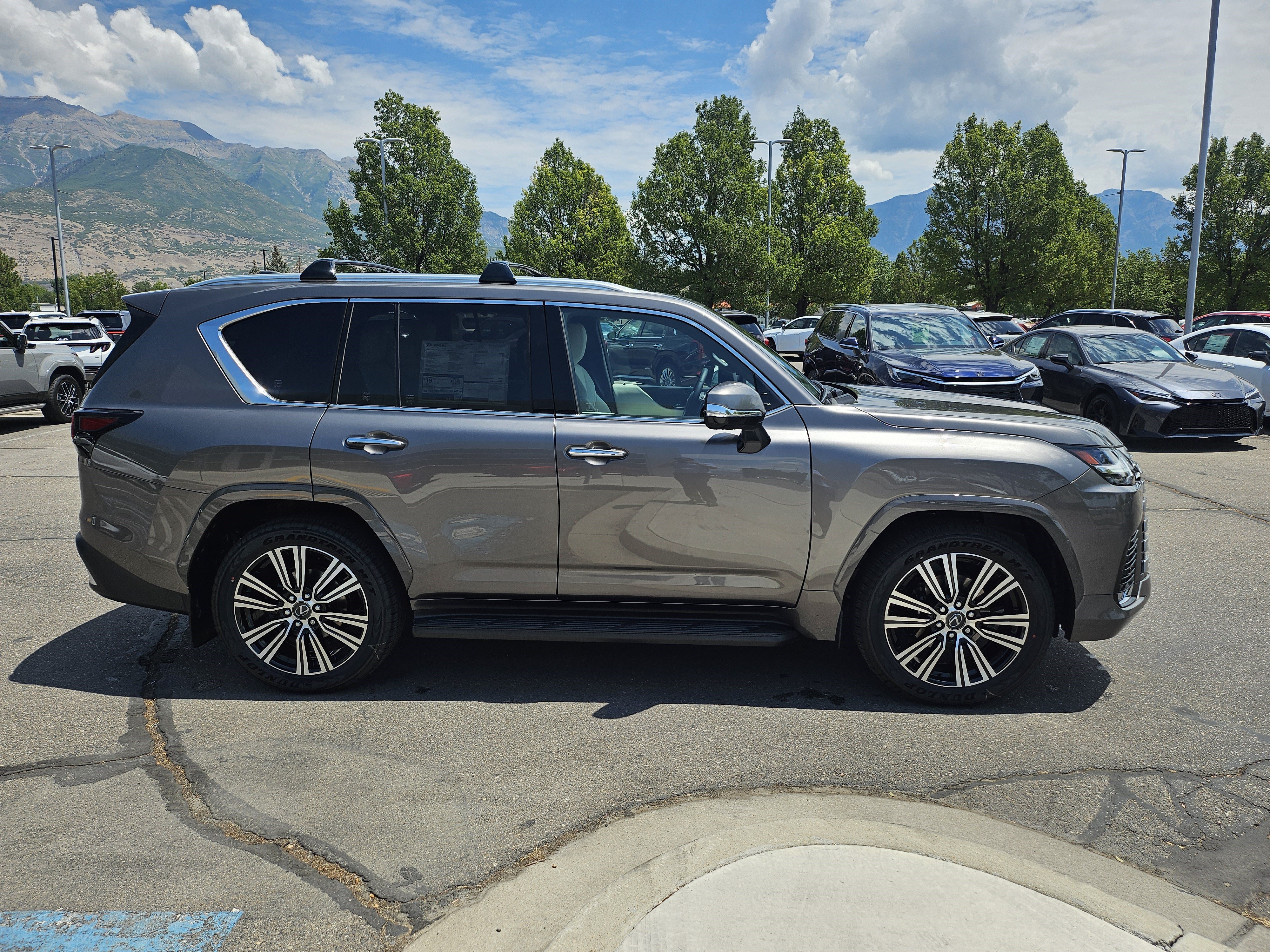 New 2026 Manganese Luster Lexus 600 Luxury image 4