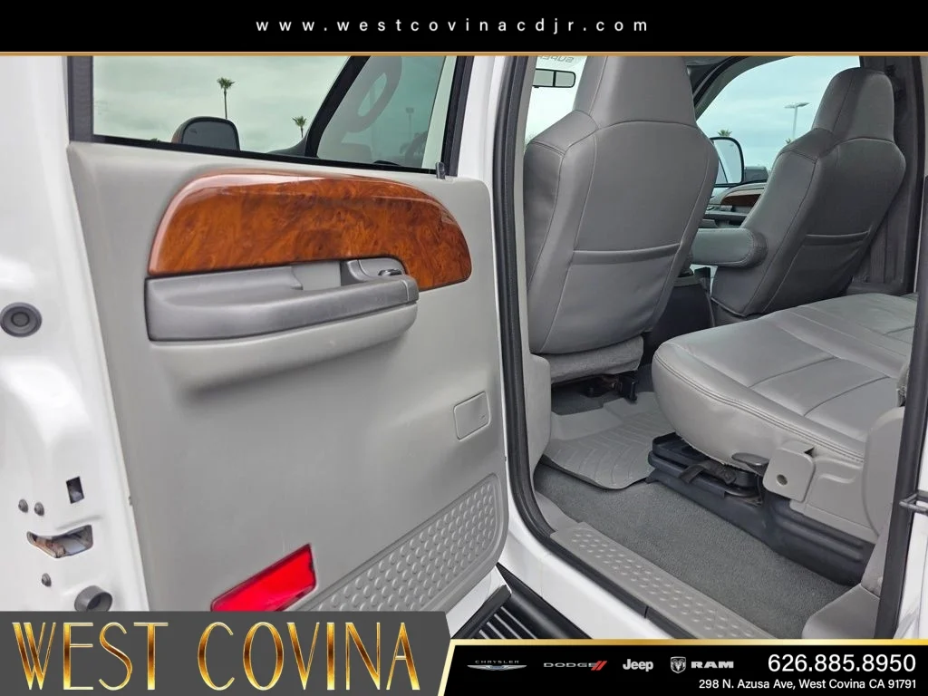 Used 2004  Ford Lariat image 28