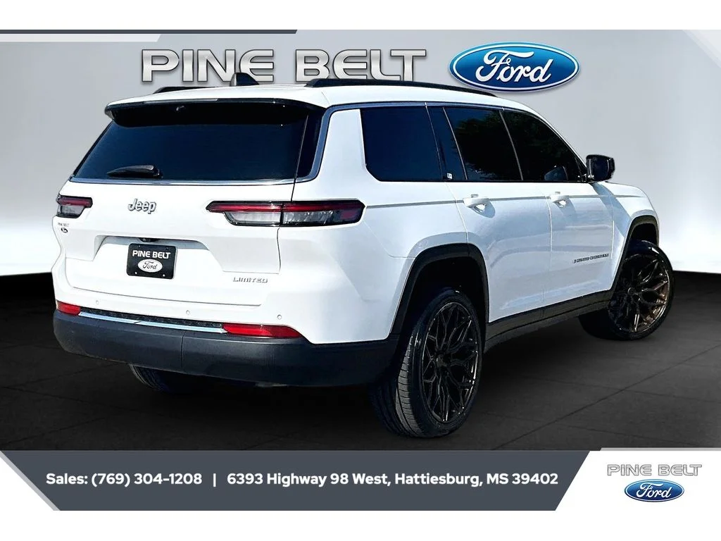 Used 2025 Bright White Clearcoat Jeep Limited image 11