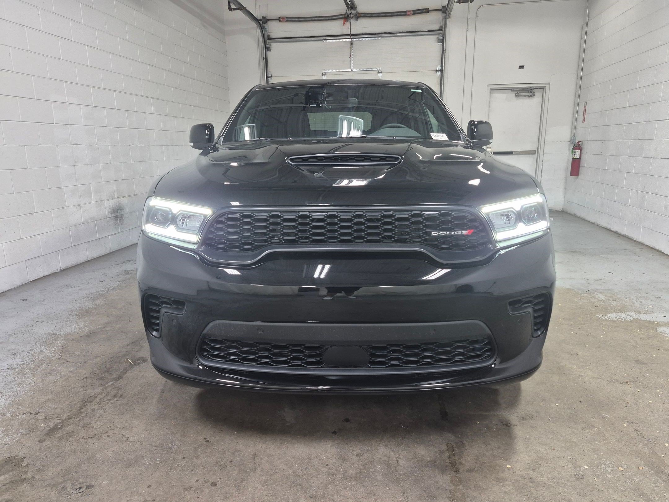 New 2026 Diamond Black Clear-Coat Exterior Paint Dodge GT Plus HEMI V8 image 10