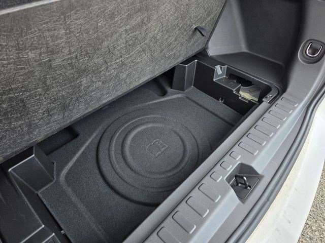 Used 2023 Summit White Chevrolet RS image 10