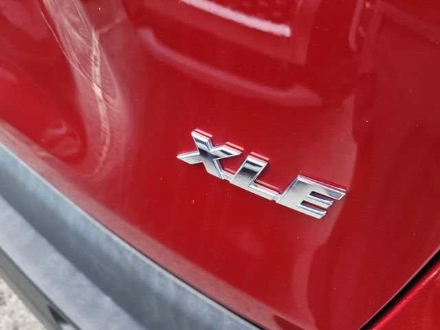 Used 2022 Red Toyota XLE Premium image 8