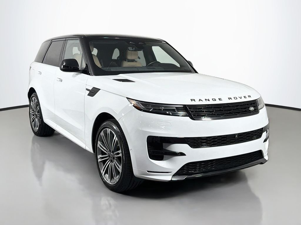 Used 2025 White Land Rover Dynamic SE image 3