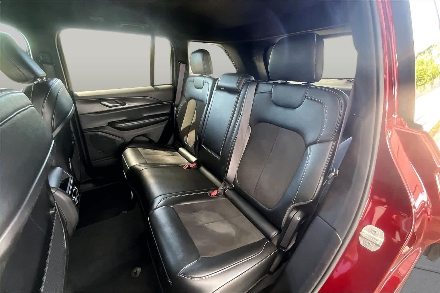 Used 2024 Velvet Red Pearlcoat Jeep Altitude image 19