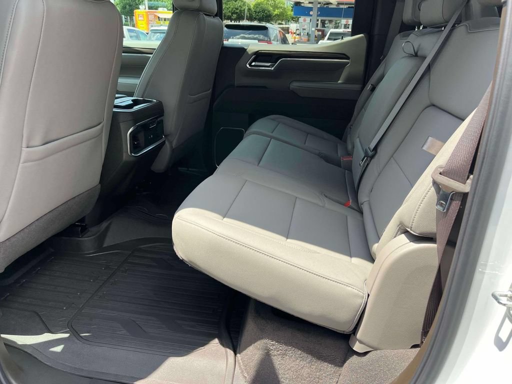 2026 GMC Sierra 1500 SLT - Photo 17