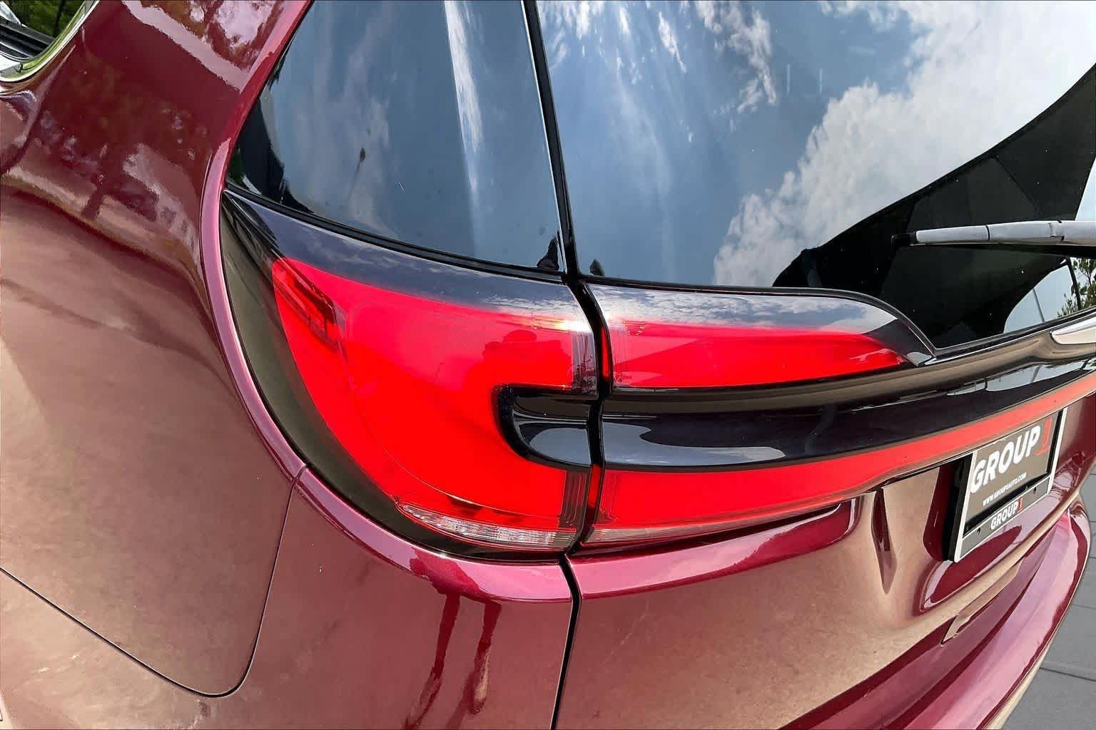 Used 2022 Velvet Red Pearlcoat Chrysler Touring L image 28