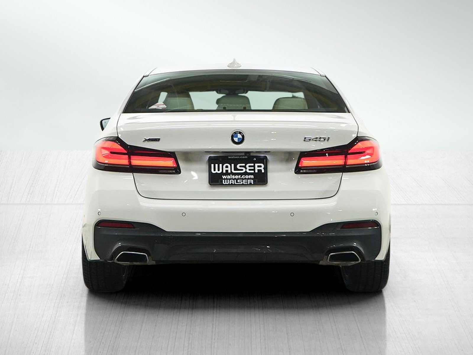 Used 2021 Alpine White BMW 540i xDrive image 4