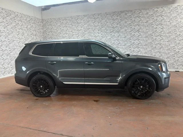 Used 2023 Gravity Gray Kia EX image 8