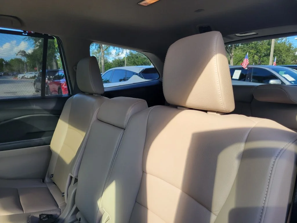 Used 2020 White Honda EX-L image 13