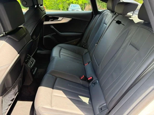 Used 2025 White Audi  image 32